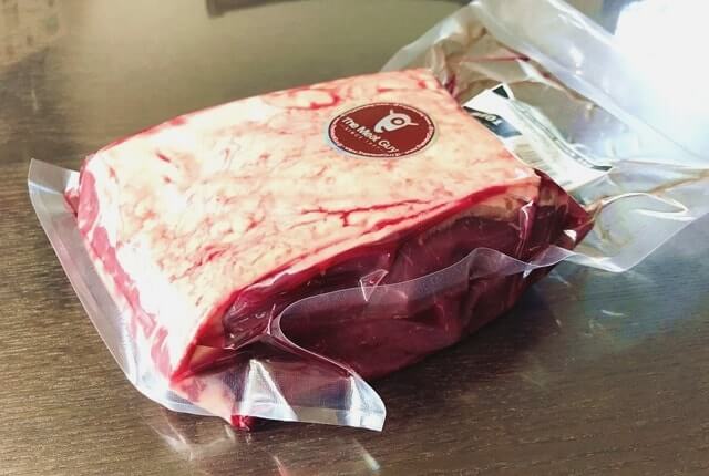 通販でお取り寄せした『サーロインブロック肉1kg』