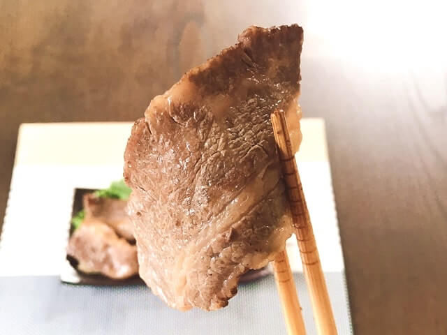 中島商店の『山形牛バラ肉1kg(焼肉用)』を盛り付け