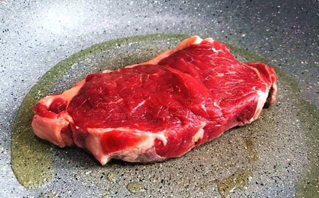 『グラスフェッドビーフ サーロインブロック肉1kg』を調理
