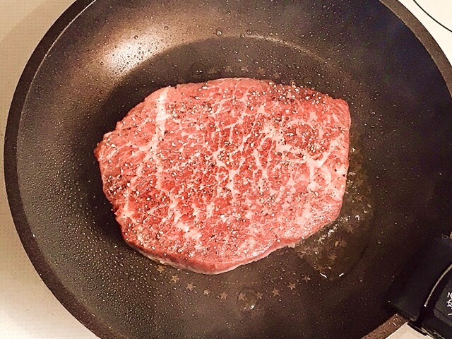 『飛騨牛もも肉ブロック1kg』を調理